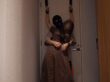 マスクでは隠し切れない美貌の美女をくすぐり責め